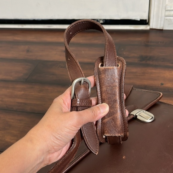 Denise Messenger Shoulder Bag Full Grain Leather Made in USA Academia  Preppy - Picture 7 of 13